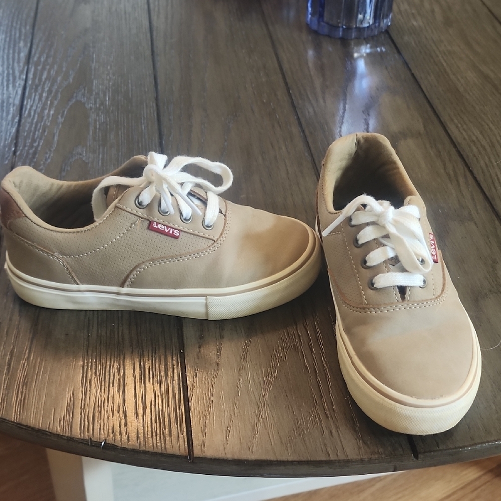 Boys Levi's Tan Sneakers with White Laces